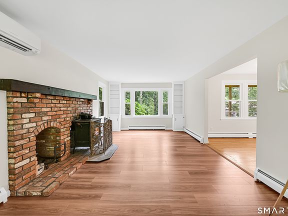 4th image of 228 Echo Drive