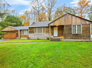 17 Lantern Hill Rd, Trumbull, CT 06611