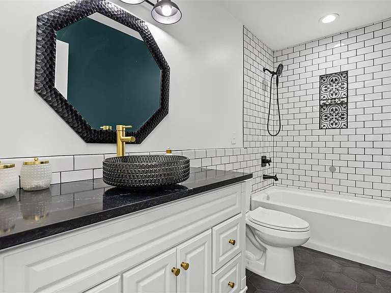 7432 Azalea Ct — Photo 17