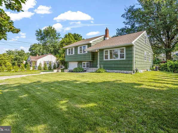 880 Woodlane Rd, Mount Holly, NJ 08060