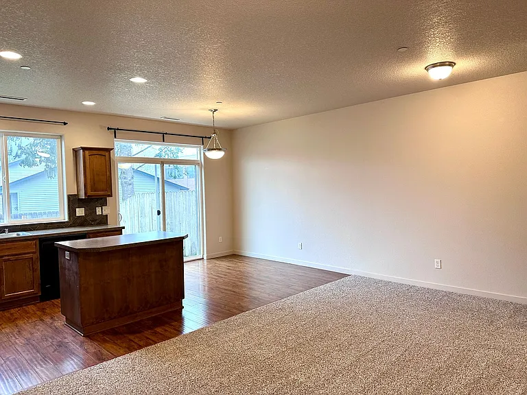 5215 NE 83rd Pl — Photo 6