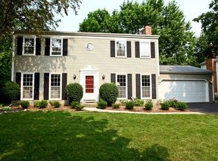 2015 Richton Dr, Wheaton, IL 60189