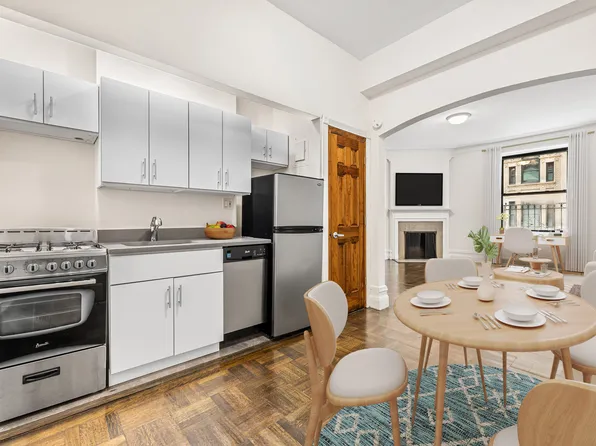 284 Fifth Avenue 7D image 2 of 9