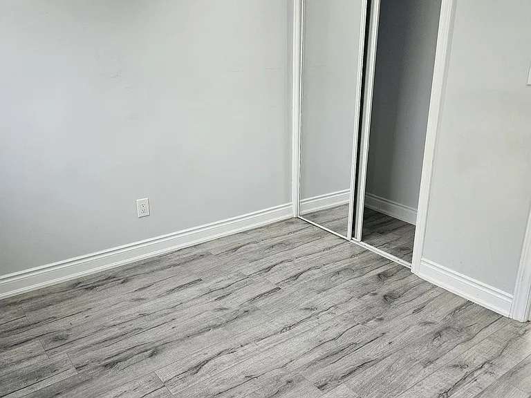 750 Willow Ave — Photo 8
