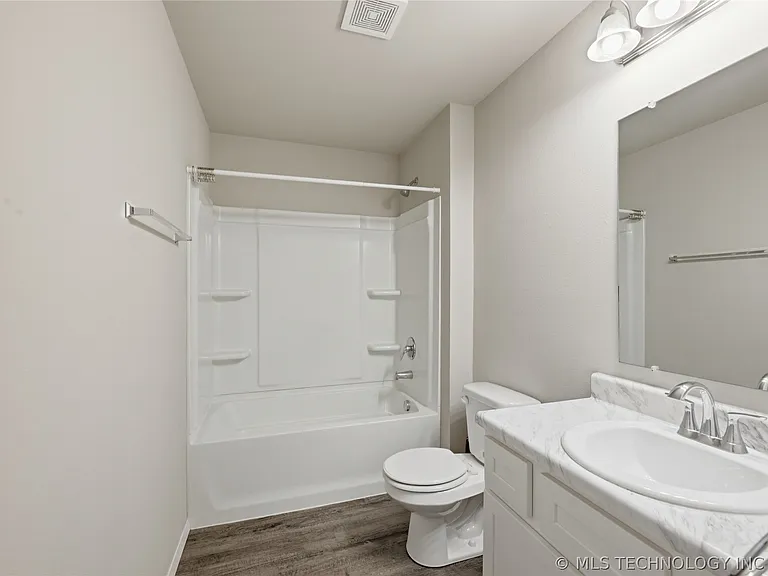8501 E 162nd St S — Photo 22