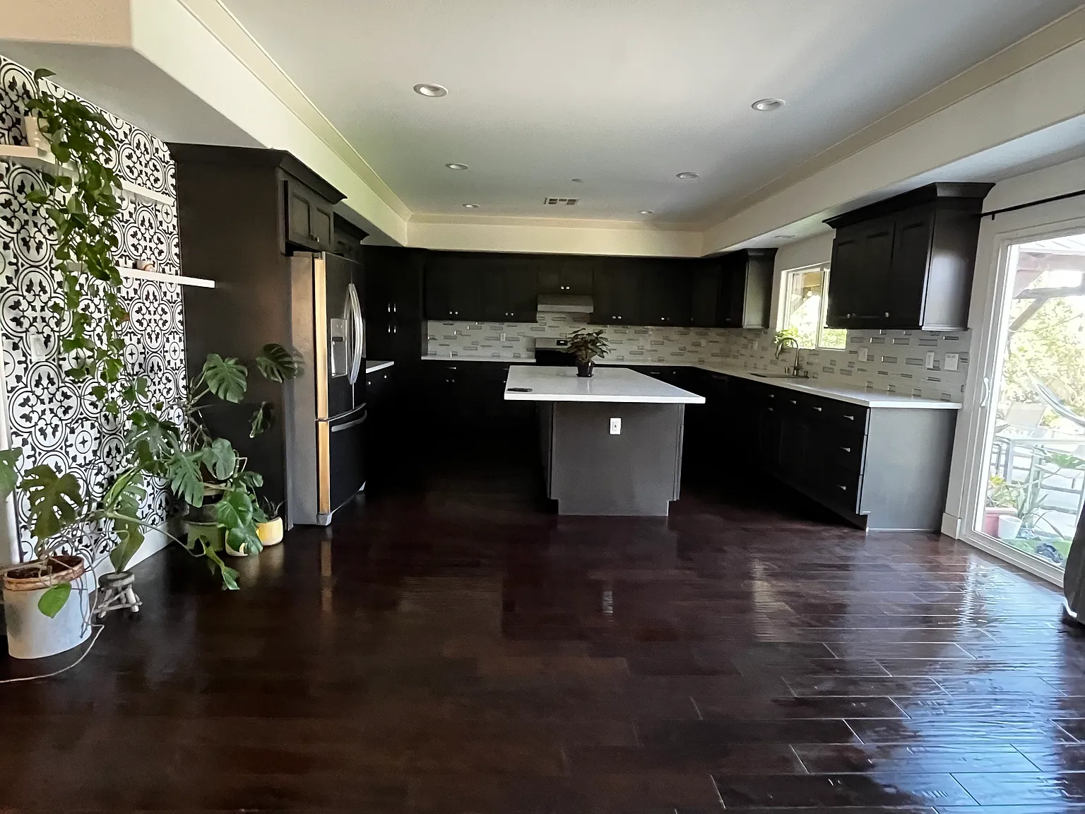 5 bed, 2282 sqft, $1,500 — Photo 4