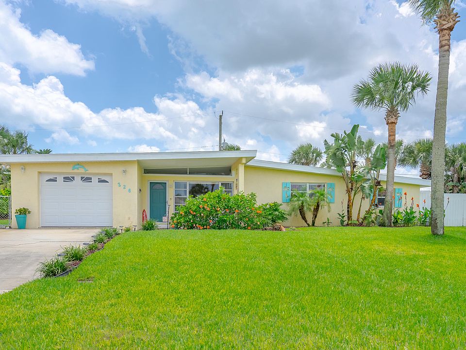 1st image of 226 S Venetian Way