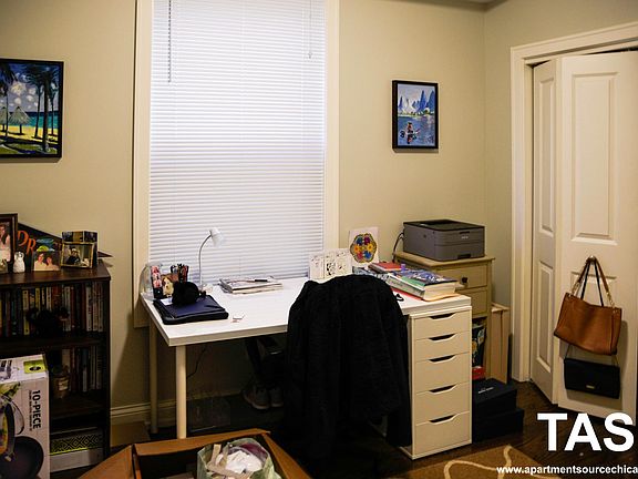 5th image of 2538 N Southport Ave #2A