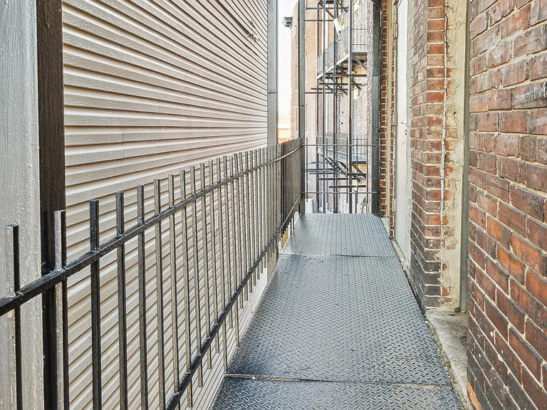 5101-21 Walnut St #27 — Photo 17