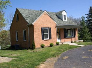 6 Bolling Heights Ln, Staunton, VA 24401