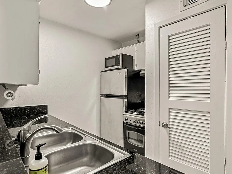 4306 Avenue A #105 — Photo 11