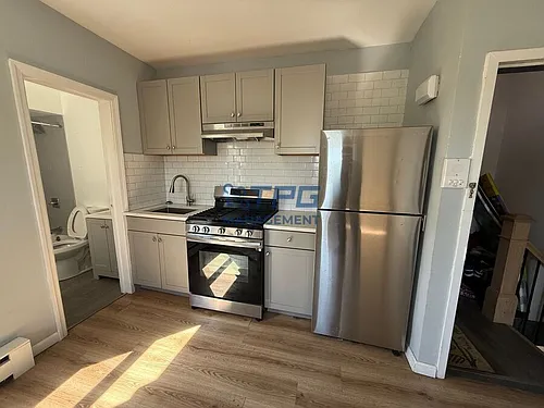 42 Lester St Photo 1