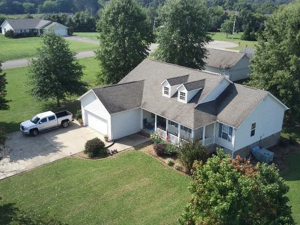 33 Saxony Way, Lexington, TN 38351