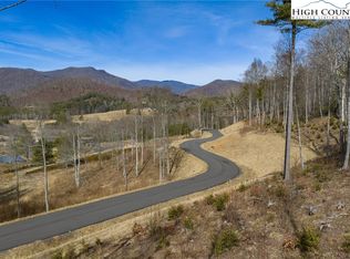 15 Summit View Pkwy, Spruce Pine, NC 28777