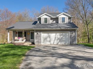 6847 Packer Dr NE, Belmont, MI 49306