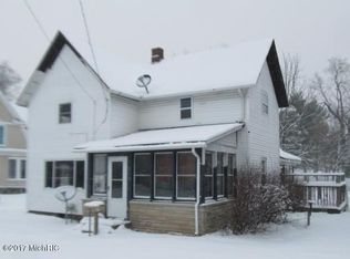 210 N Phelps St, Decatur, MI 49045