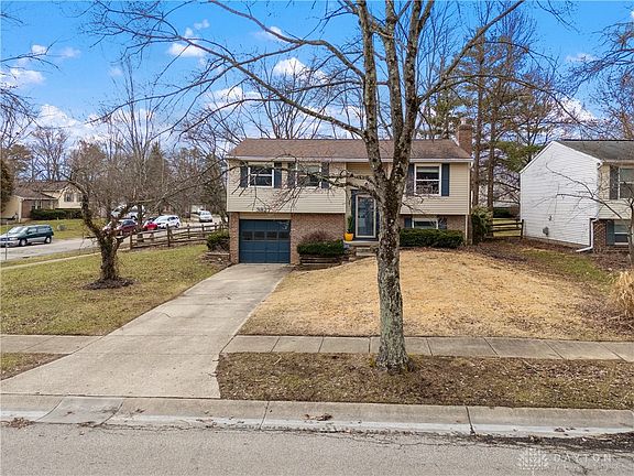 2nd image of 3827 Wood Trail Dr