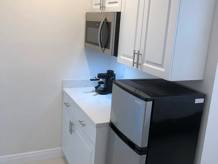 8755 SW 54th Ter — Photo 3