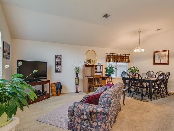 2nd image of 1020 Marlow Ln
