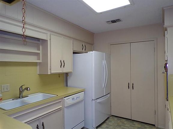 4th image of 151 Riverside Dr