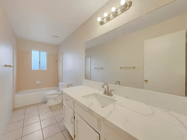 2297 N Polk St — Photo 28