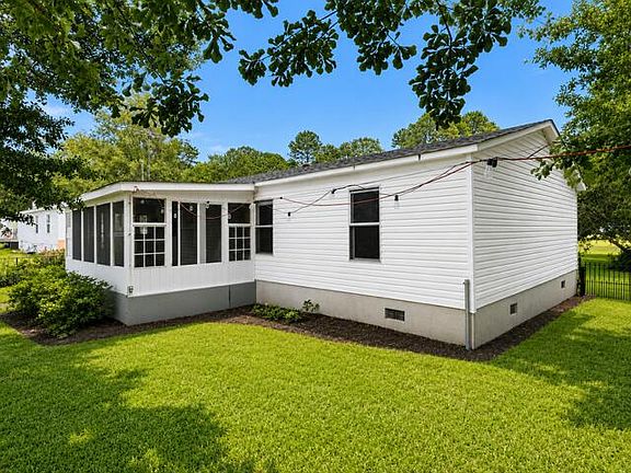 5th image of 1075 Mockingbird Ln