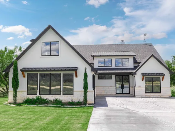 7510 Safe Harbor Dr, Brownwood, TX 76801