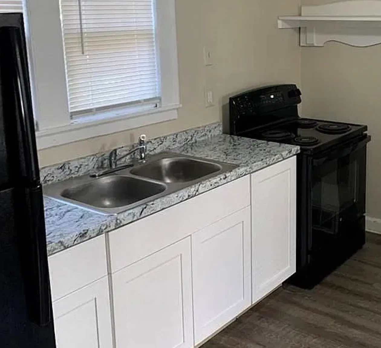 4 bed, 1.5 bath, 1552 sqft, $2,700 — Photo 2