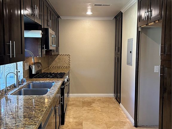 4th image of 214 Teague Dr