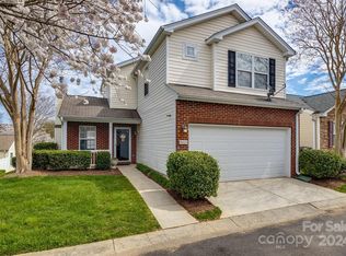 8619 Meadowmont View Dr, Charlotte, NC 28269