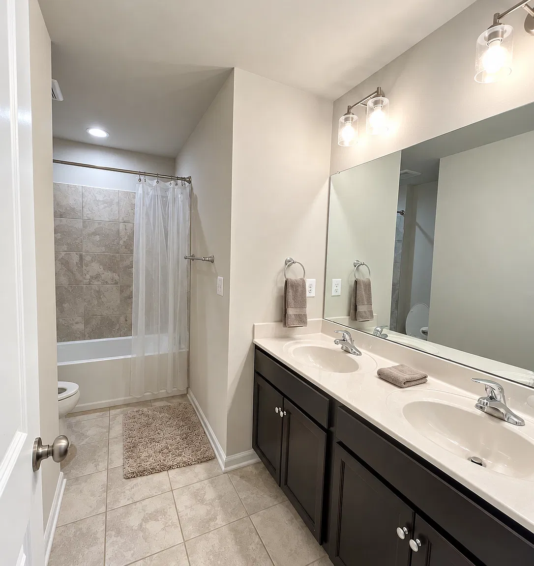 4 bed, 2.5 bath, 1912 sqft, $2,395 — Photo 4