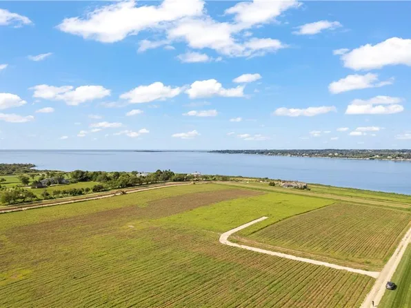 11 Ferolbink Way, Little Compton, RI 02837