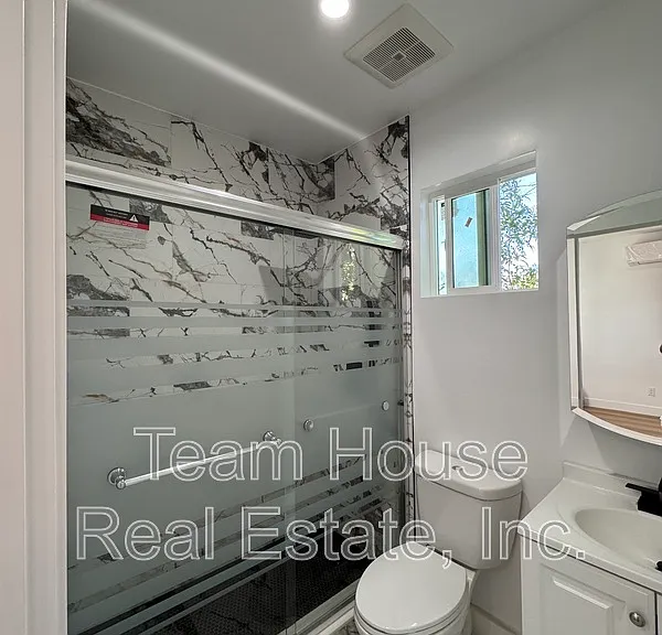 7009 Comanche Ave — Photo 9