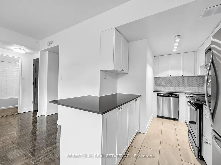 70 Spadina Rd #102 — Photo 14