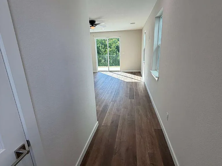 577 Galt Dr — Photo 3