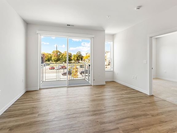 4th image of 5945 6th Ave #208