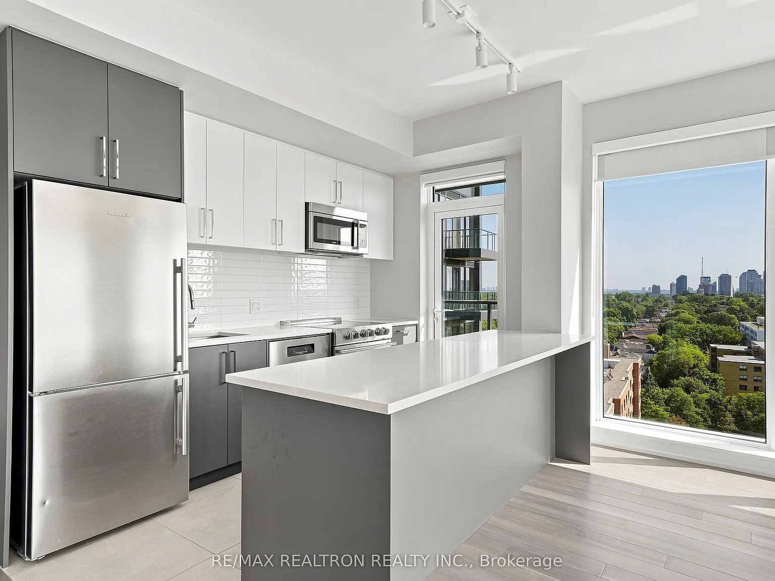 3 bed, $4,995 — Photo 4