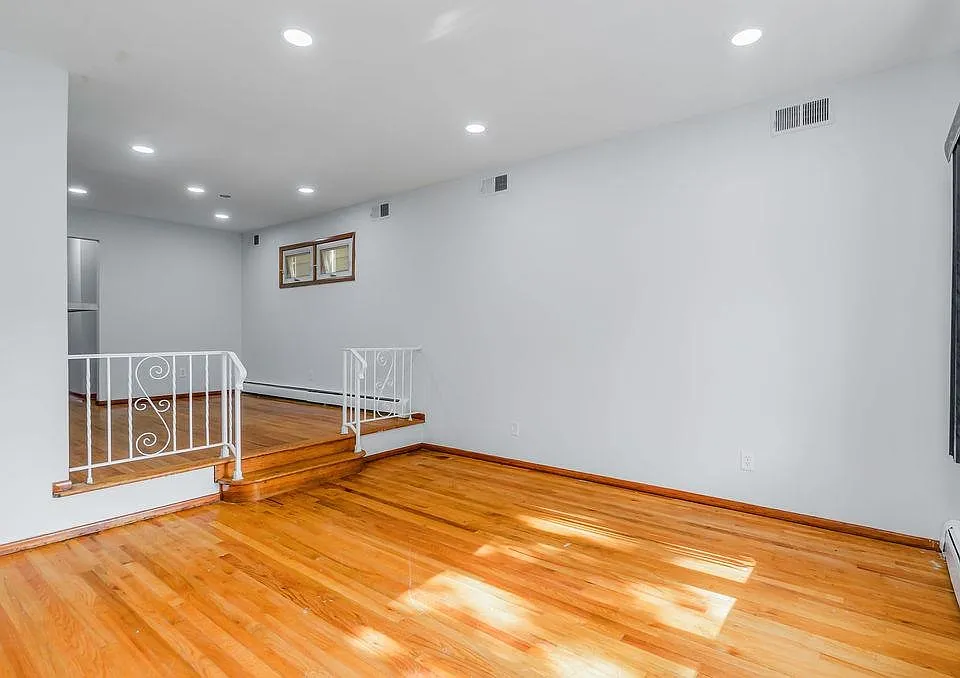 145 Hobart Ave #1