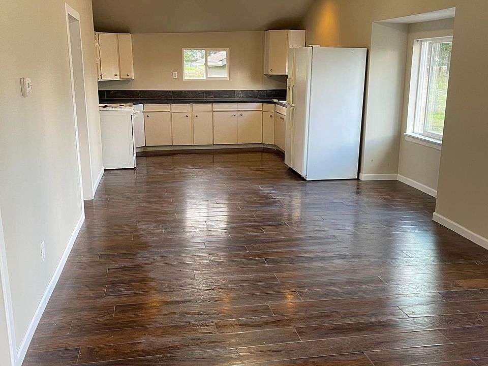 2nd image of 23712 86th Ave E