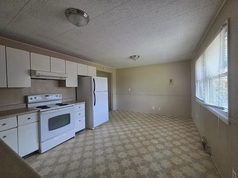 1516 Hale Dr — Photo 4