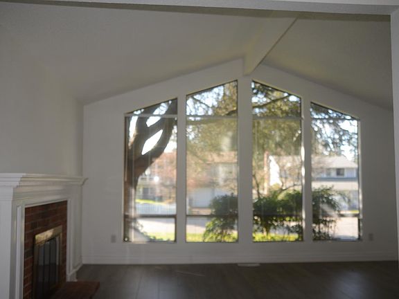 Large Living Room with Vaulted Ceilings