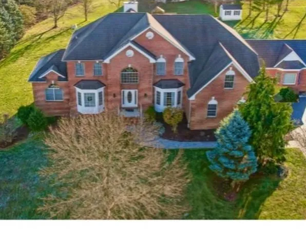 87 Briarwood Dr W, Warren, NJ 07059