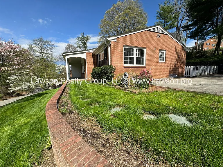 3074 Carolina Ave SW — Photo 2