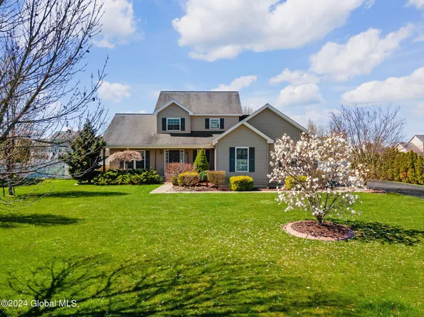 30 Timothy Way, Mechanicville, NY 12118