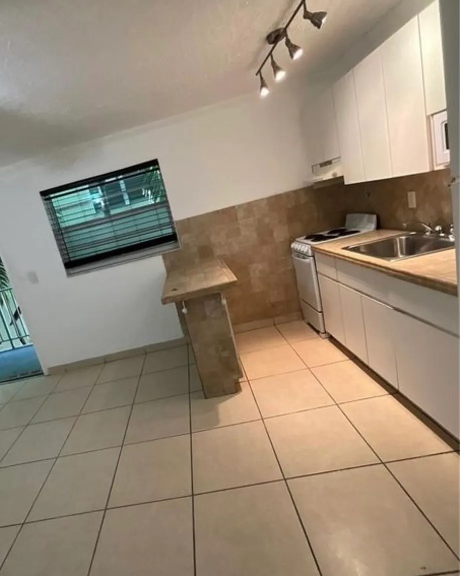 1 bed, 450 sqft, $2,200 — Photo 2