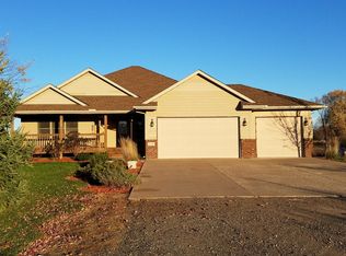 37317 Vibo Trl, North Branch, MN 55056