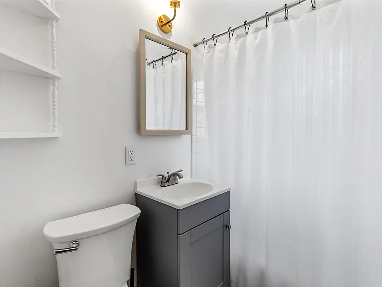 35 Lynn Ave — Photo 14