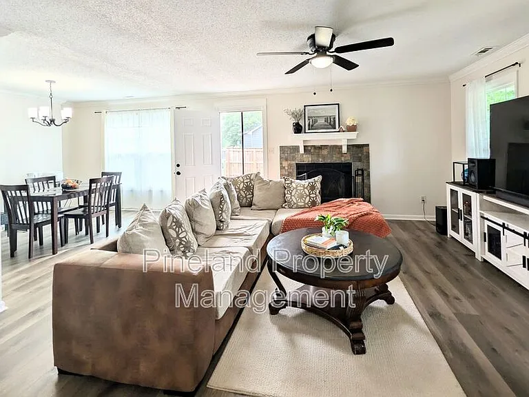 501 Camden Rd — Photo 2