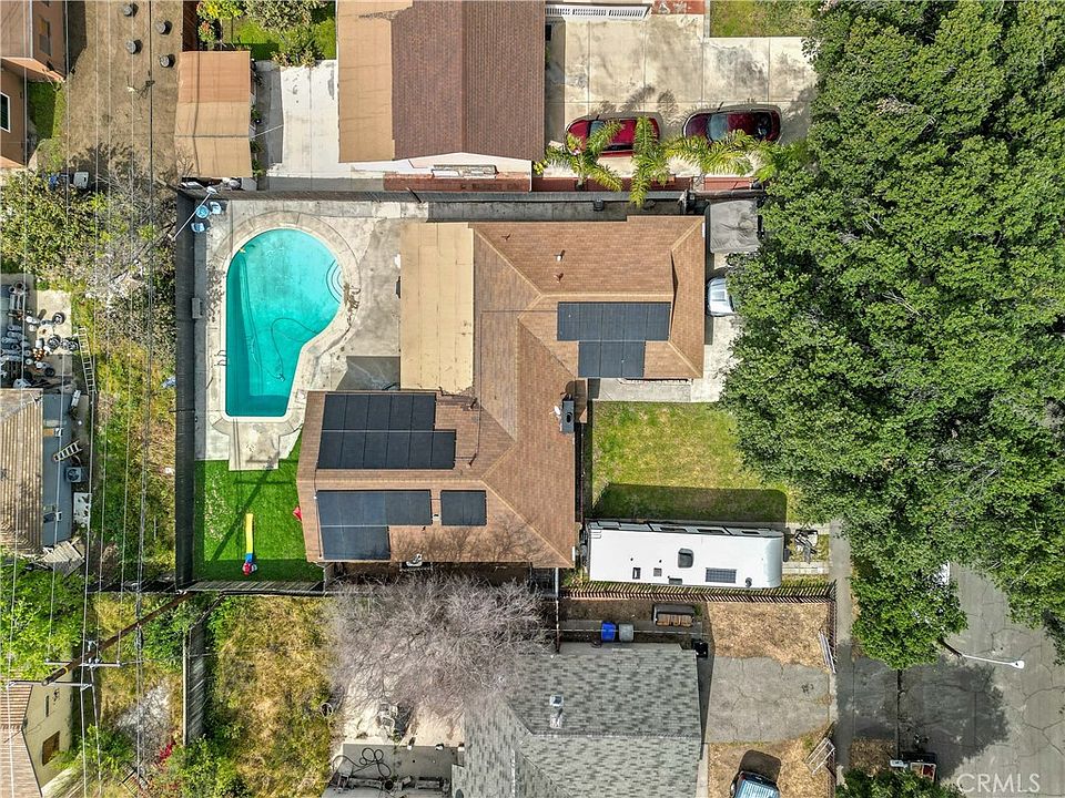1st image of 2479 Victoria St