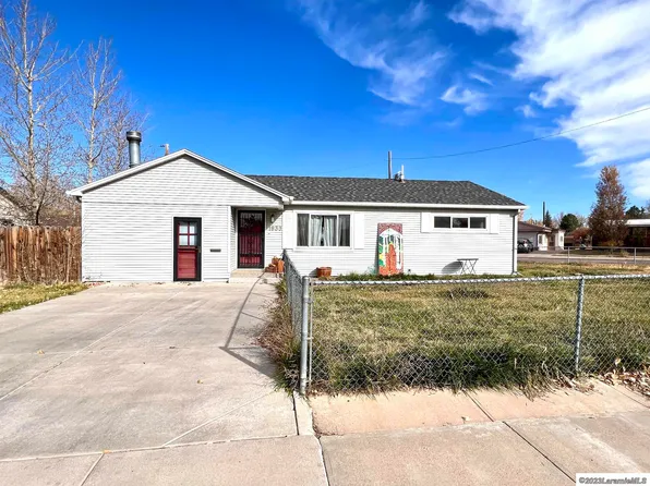 1833 Ord St, Laramie, WY 82070